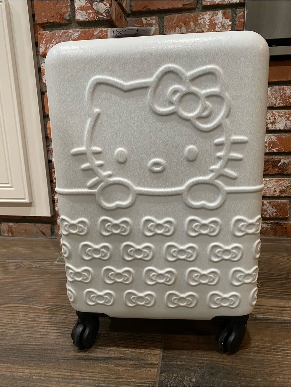new hello kitty 20" hard shell white suitcase bows carry on